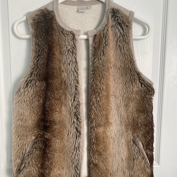 Vest! Faux fur! - Picture 1 of 2